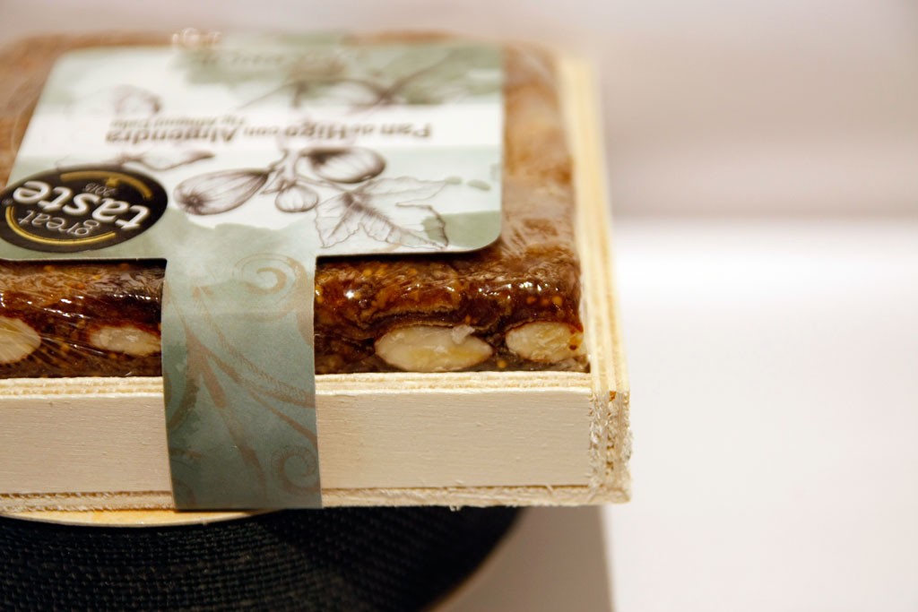 Pan de higo con almendras - Turrones Espí Alicante