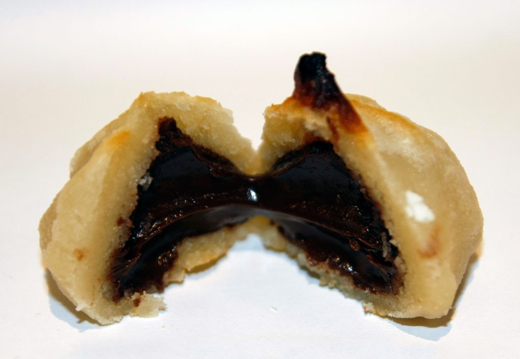 Suspiros de mazapán rellenos de chocolate - Turrones Espí Alicante
